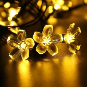 Warm white solar garden string lights with LED bulbs