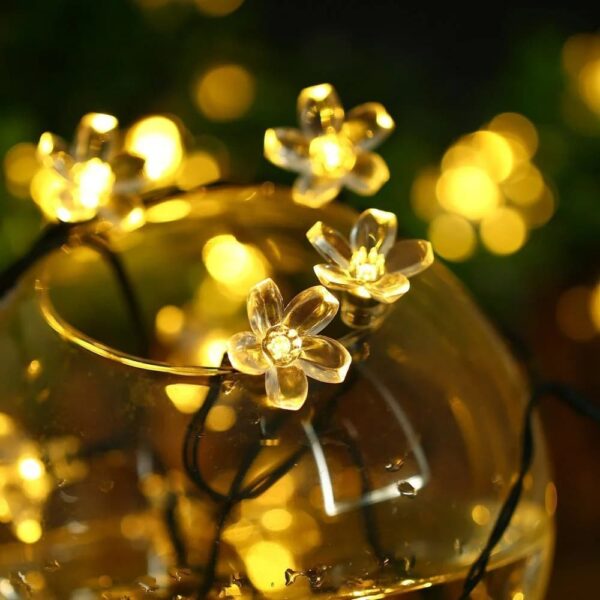 Warm white solar garden string lights with LED bulbs